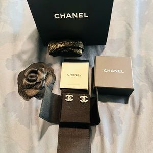 New Chanel earrings never been worm